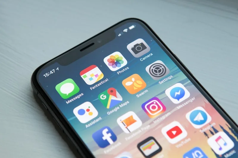 Mobile Link-in-Bio Übersicht für alle Vereinskanäle (Foto: Rahul Chakraborty auf Unsplash)